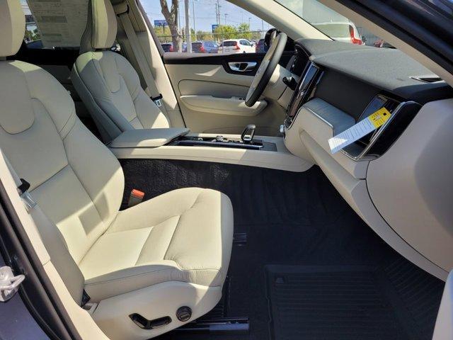 new 2025 Volvo XC60 car, priced at $55,360