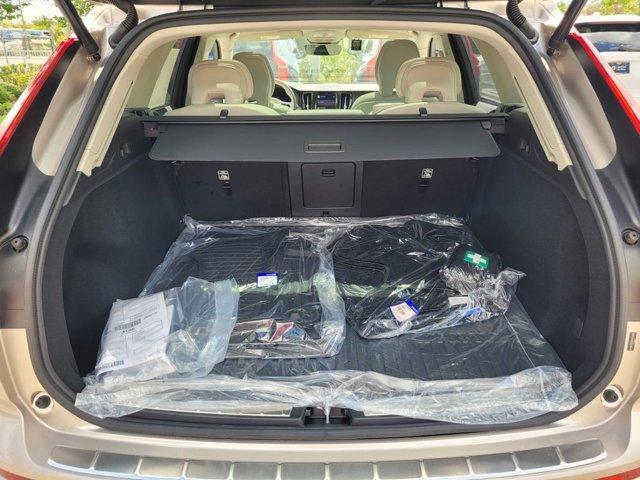 new 2025 Volvo XC60 car, priced at $54,975