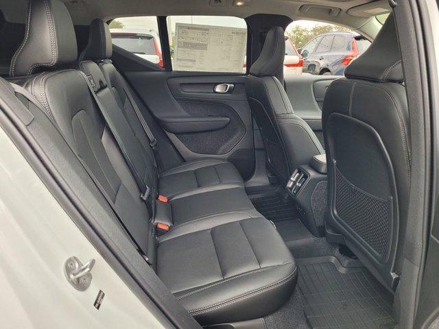 new 2025 Volvo XC40 car, priced at $46,015