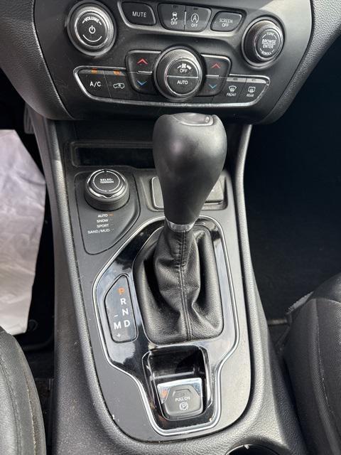 used 2020 Jeep Cherokee car, priced at $17,199