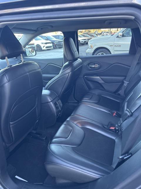 used 2019 Jeep Cherokee car