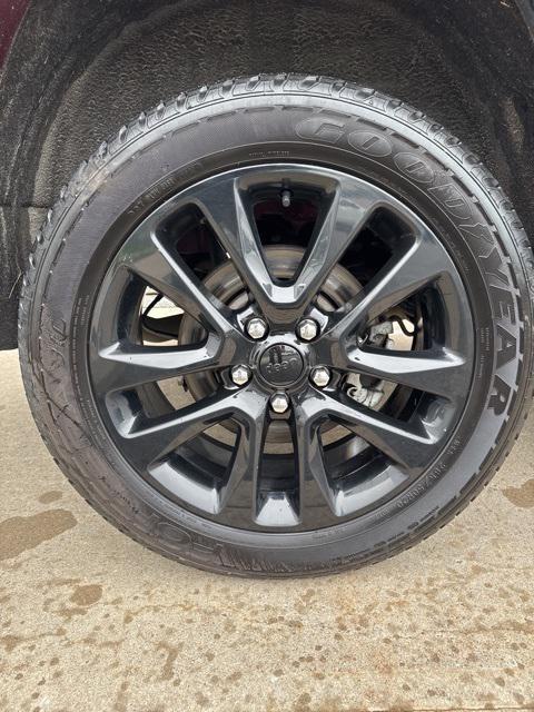 used 2021 Jeep Grand Cherokee car, priced at $22,893