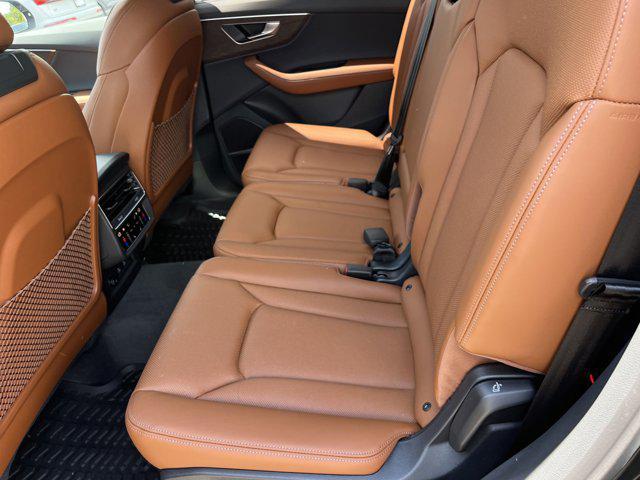 new 2025 Audi Q7 car, priced at $78,250