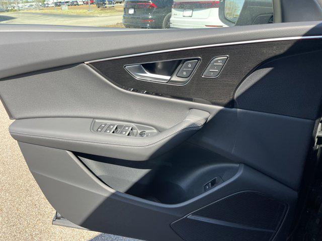 new 2025 Audi Q8 car