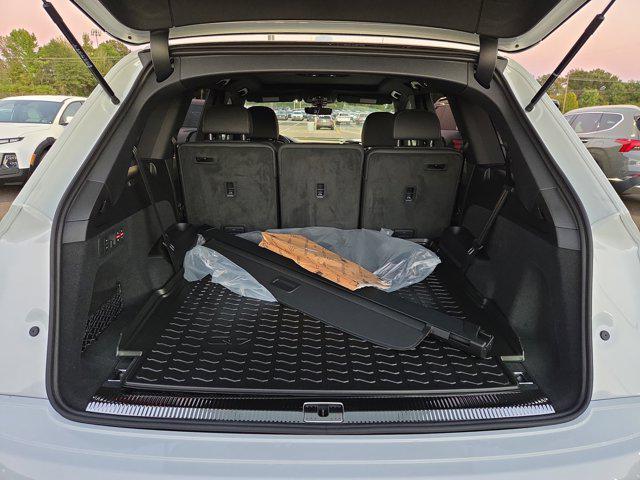 new 2026 Audi Q7 car, priced at $77,995