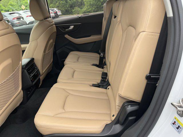 new 2025 Audi Q7 car, priced at $78,250