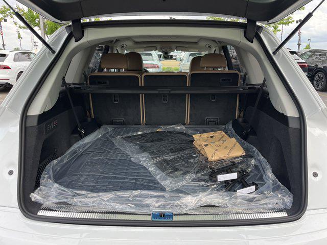 new 2025 Audi Q7 car, priced at $78,250