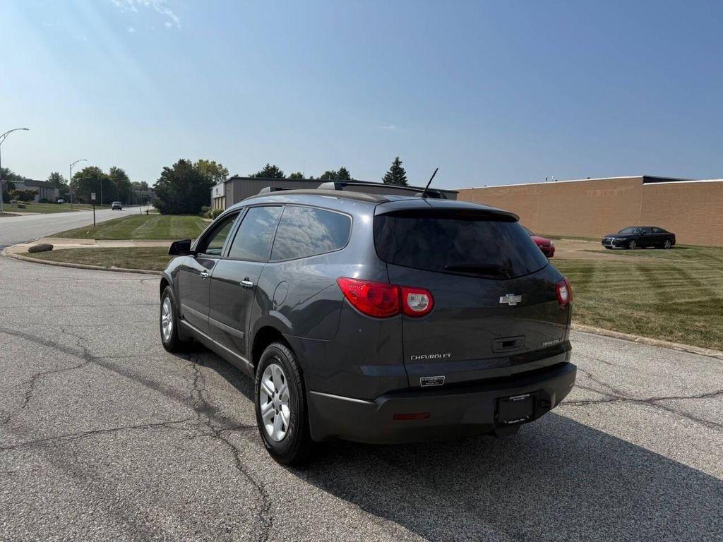 used 2009 Chevrolet Traverse car, priced at $3,995