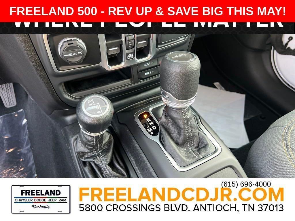 new 2025 Jeep Gladiator car, priced at $38,837