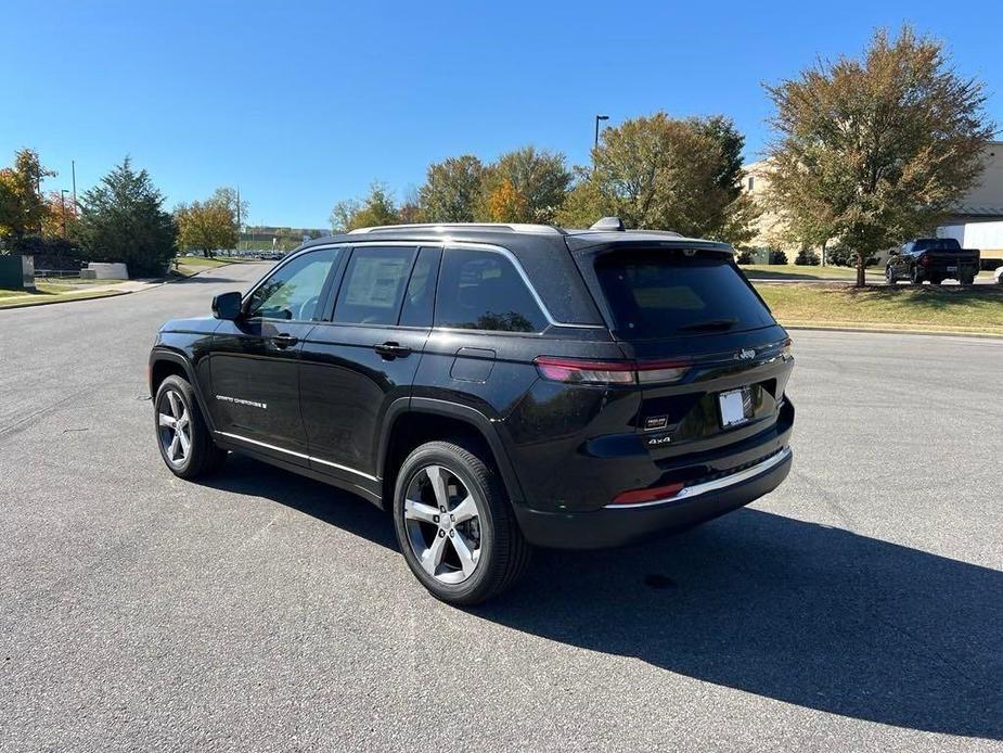 new 2025 Jeep Grand Cherokee car, priced at $53,692