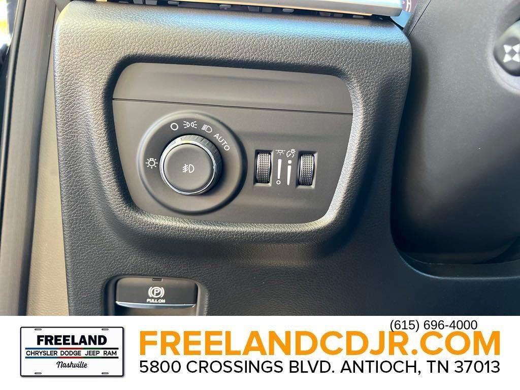 new 2025 Jeep Grand Cherokee car, priced at $42,711