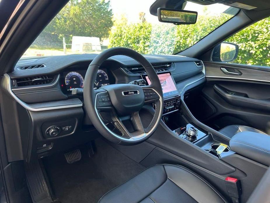 new 2025 Jeep Grand Cherokee car, priced at $53,692