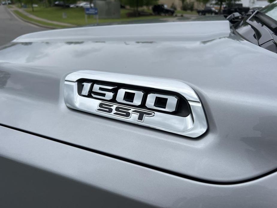 new 2025 Ram 1500 car, priced at $48,401