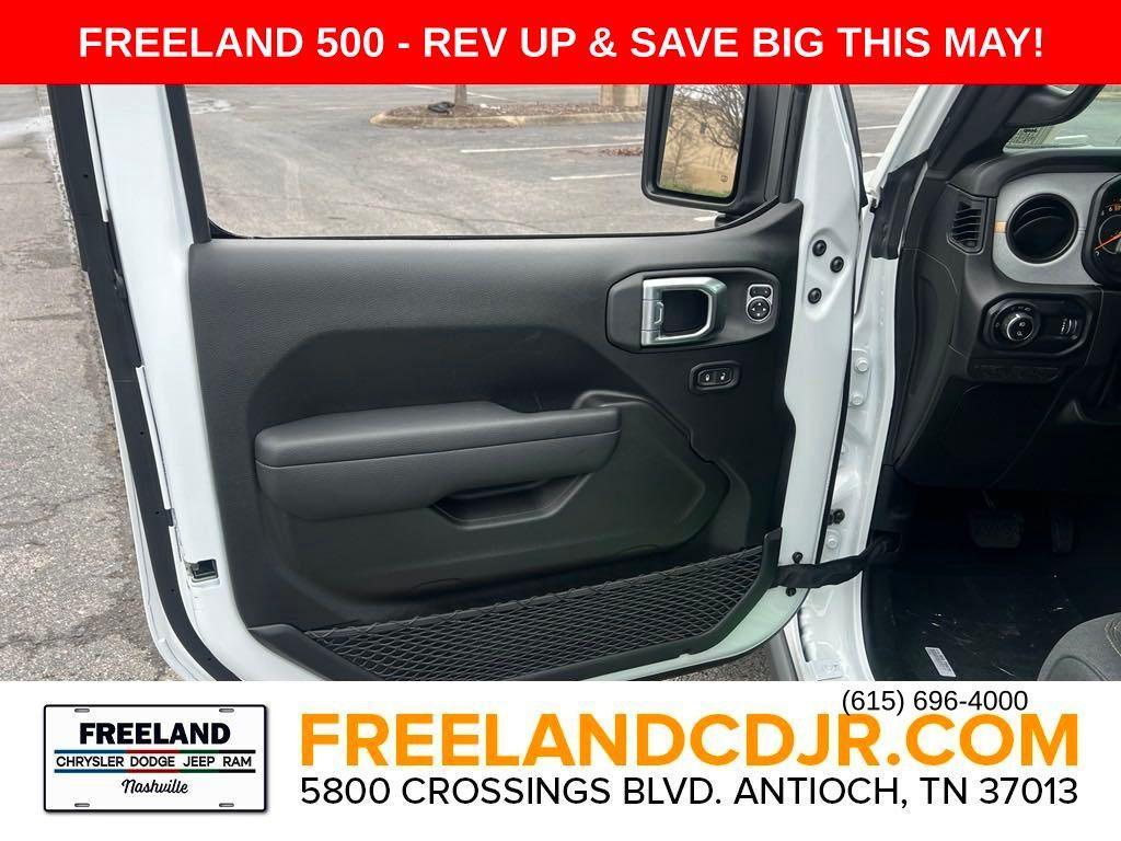 new 2025 Jeep Gladiator car, priced at $38,390