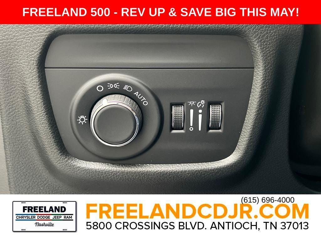 new 2025 Jeep Grand Cherokee car, priced at $43,644
