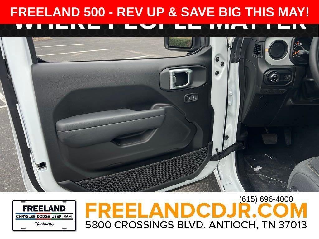 new 2025 Jeep Gladiator car, priced at $38,307