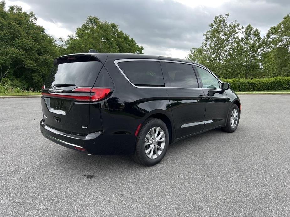 new 2024 Chrysler Pacifica car, priced at $40,473