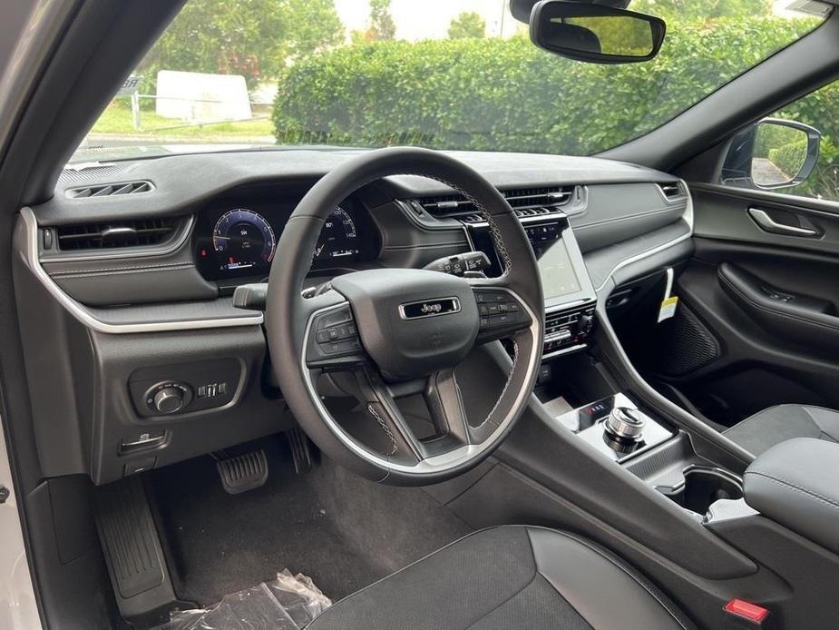 new 2024 Jeep Grand Cherokee L car, priced at $42,994