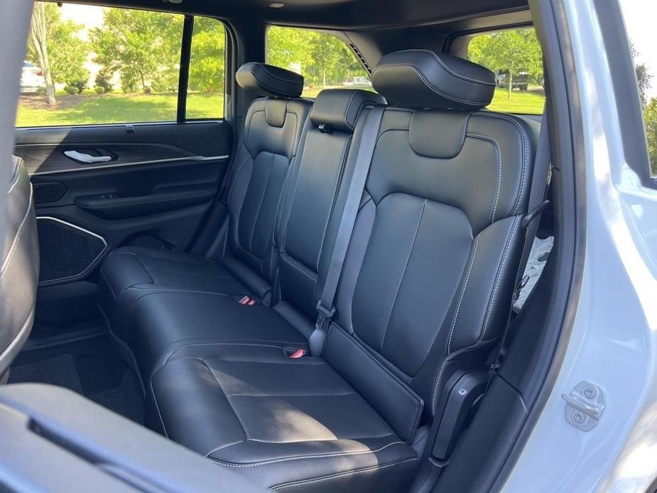 new 2024 Jeep Grand Cherokee car, priced at $49,284