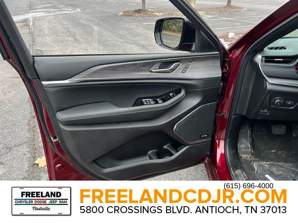 new 2024 Jeep Grand Cherokee car, priced at $58,670