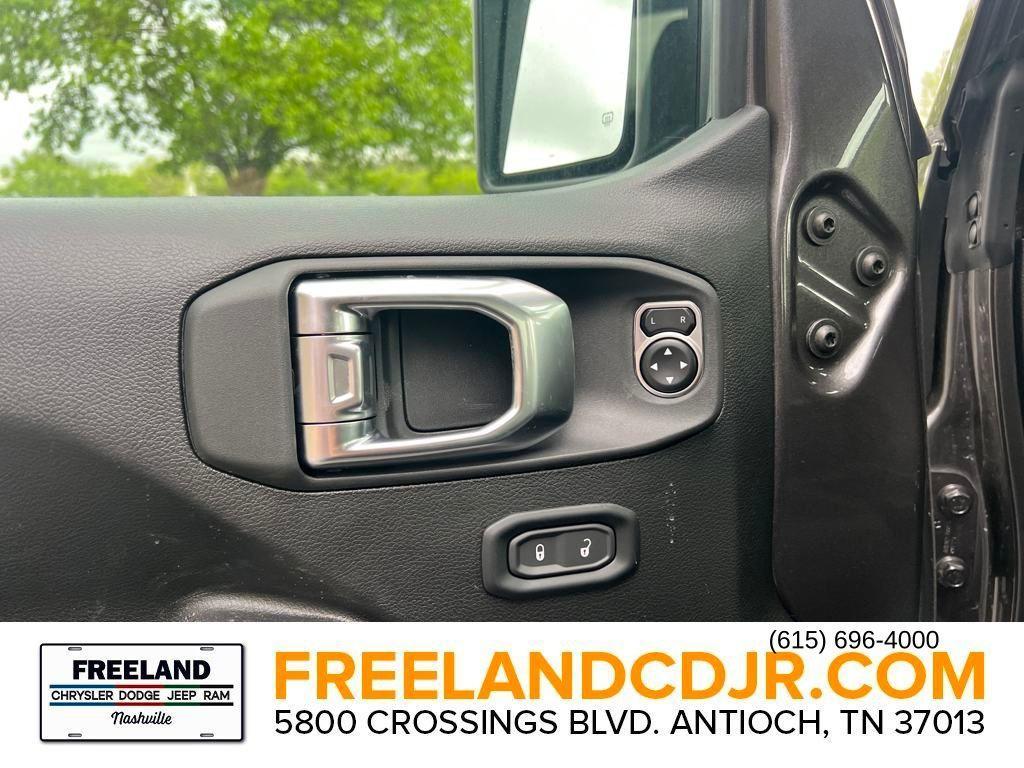 new 2025 Jeep Wrangler car, priced at $42,510