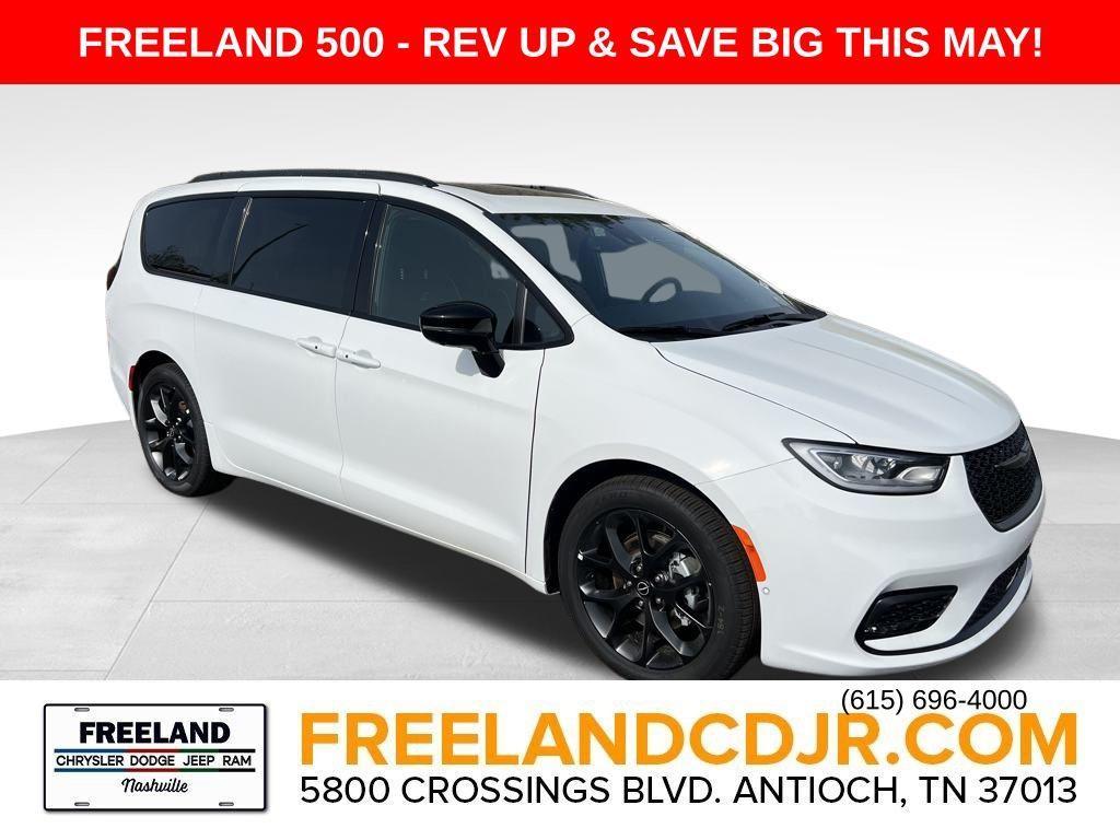 new 2025 Chrysler Pacifica car, priced at $47,895