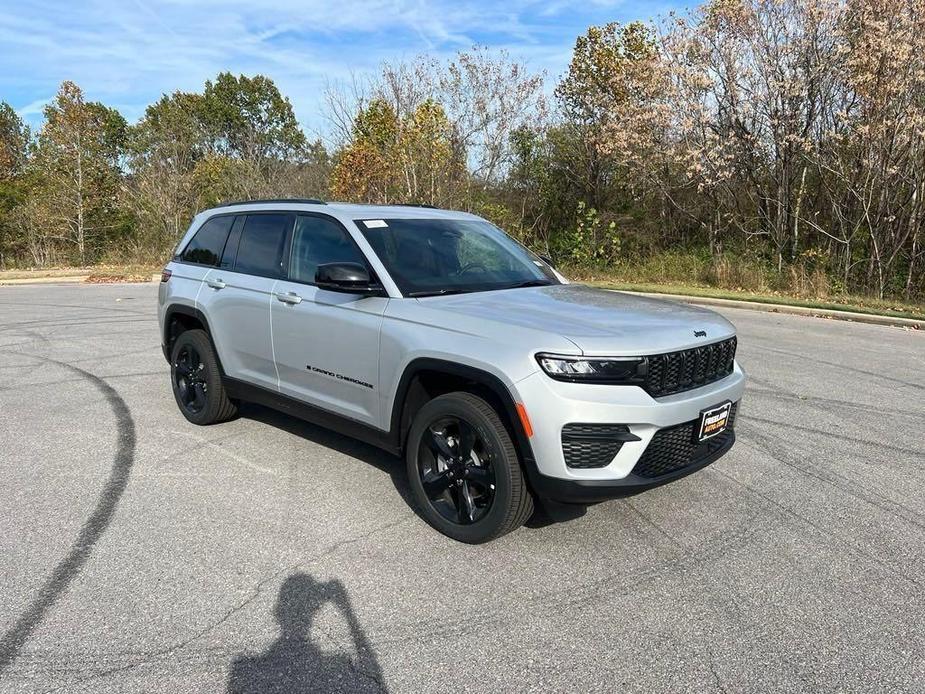 new 2024 Jeep Grand Cherokee car, priced at $40,524