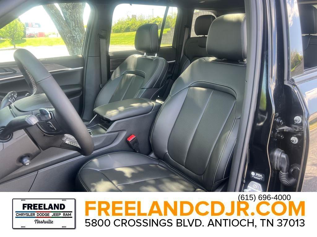 new 2025 Jeep Grand Cherokee car, priced at $52,880