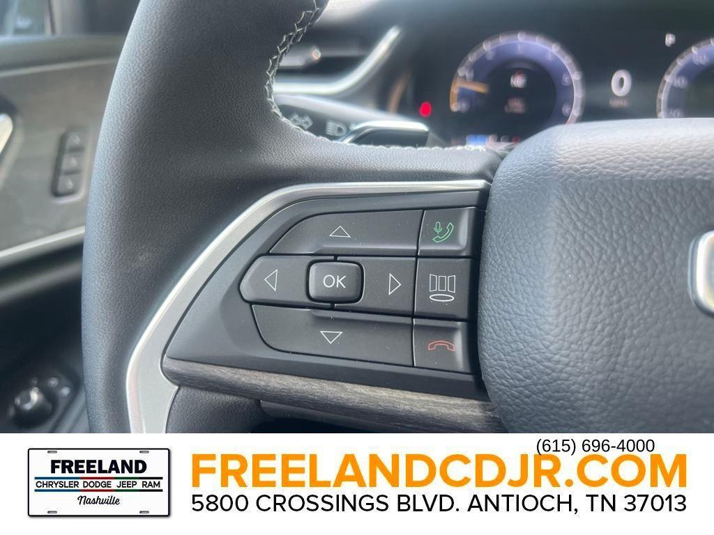 new 2025 Jeep Grand Cherokee car, priced at $52,880