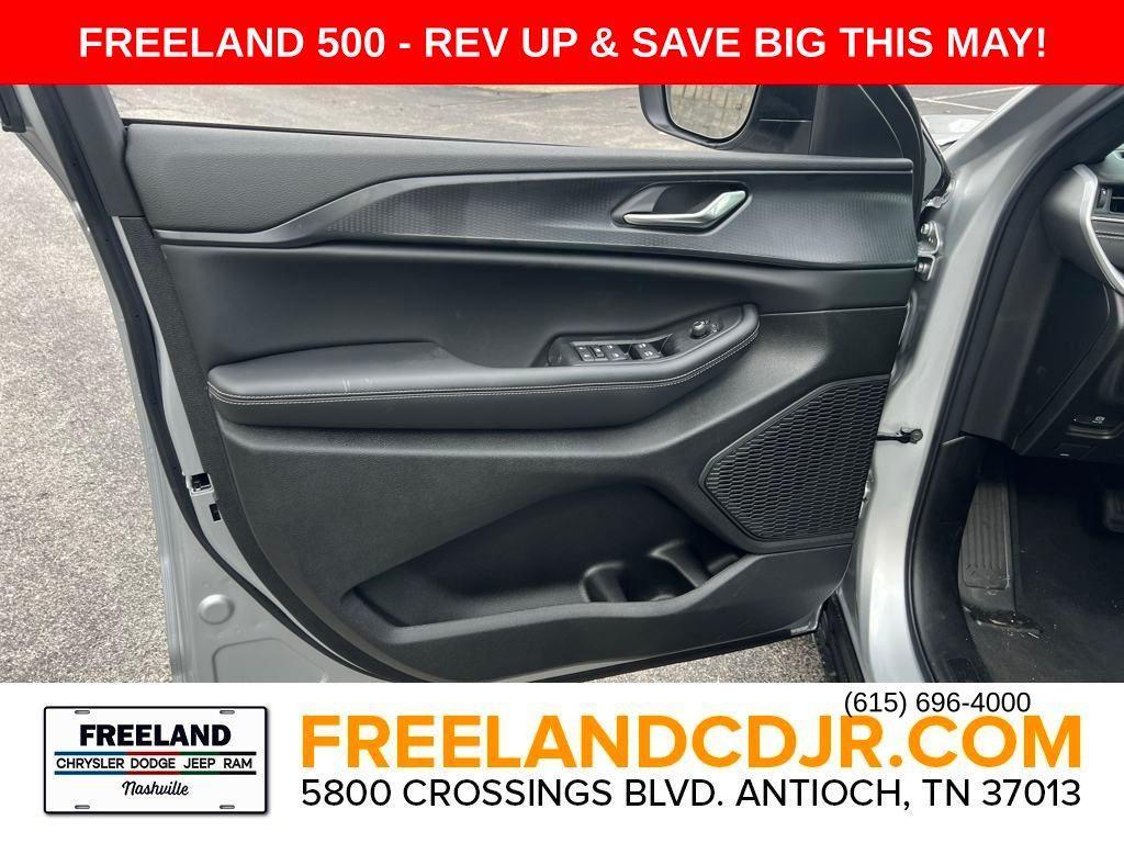 new 2025 Jeep Grand Cherokee car, priced at $41,817
