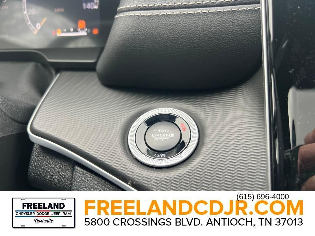 new 2025 Jeep Grand Cherokee car, priced at $41,817