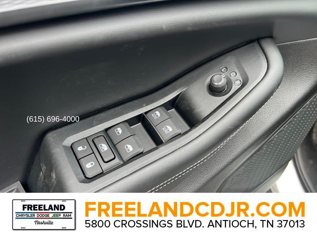 new 2025 Jeep Grand Cherokee car, priced at $41,715
