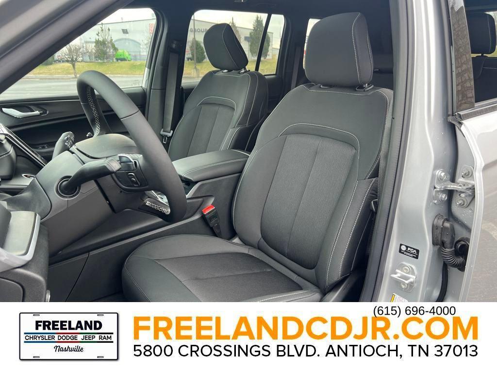 new 2025 Jeep Grand Cherokee car, priced at $41,817