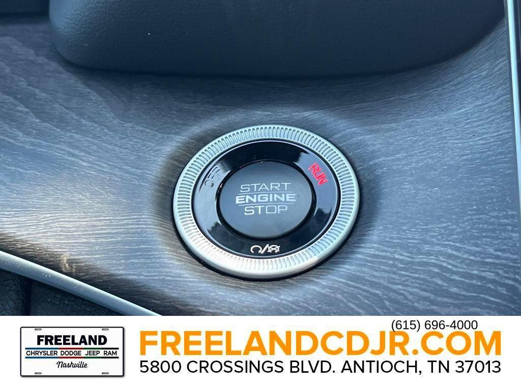 new 2025 Jeep Grand Cherokee car, priced at $52,541