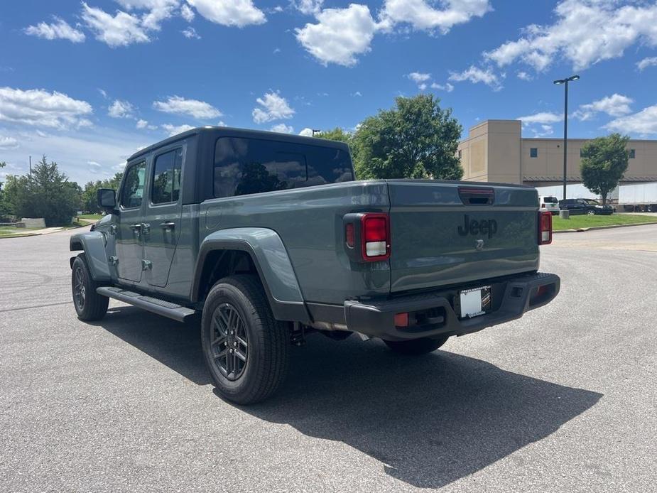 new 2024 Jeep Gladiator car, priced at $43,344