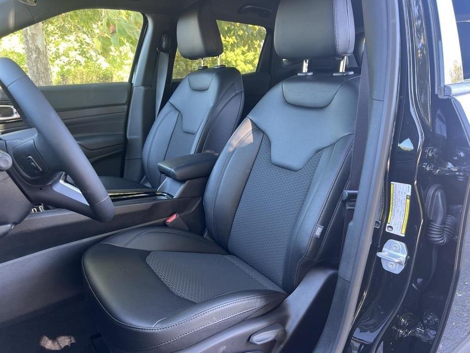 new 2025 Jeep Compass car, priced at $30,355