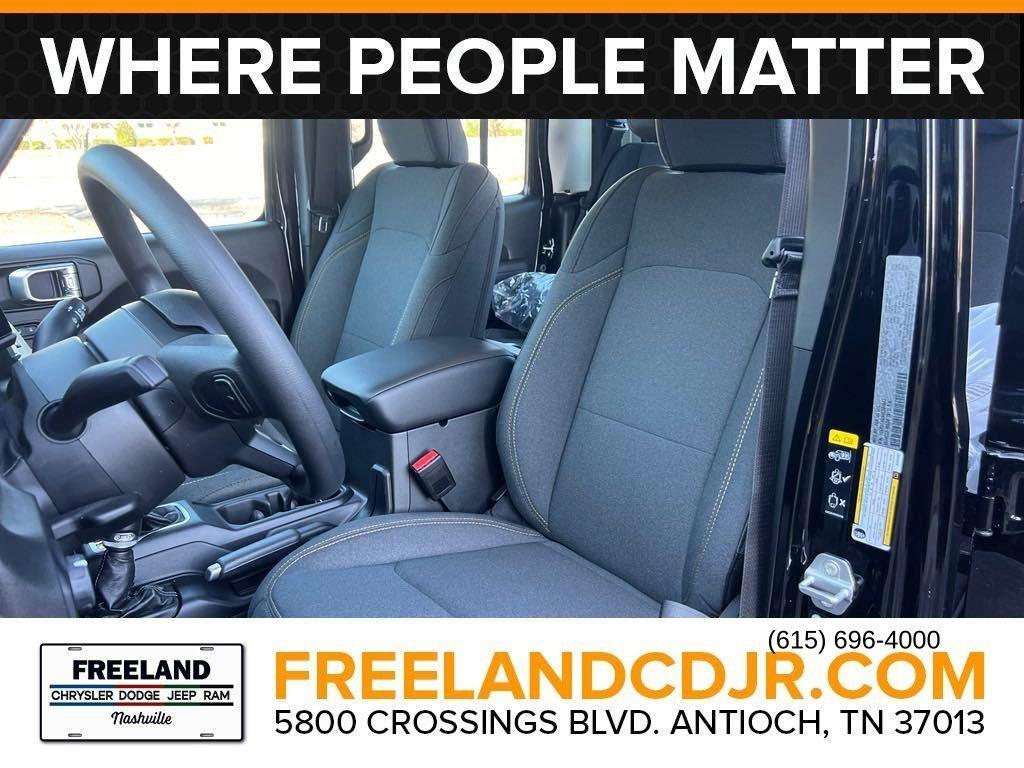 new 2025 Jeep Gladiator car, priced at $37,856