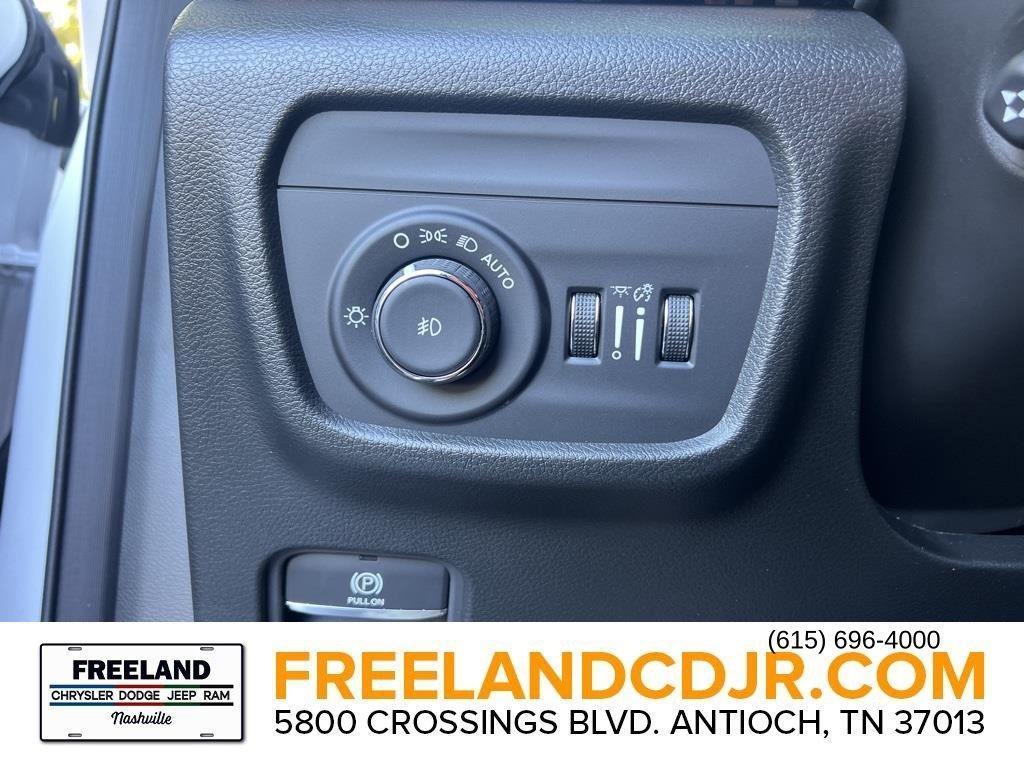 new 2025 Jeep Grand Cherokee car, priced at $48,511