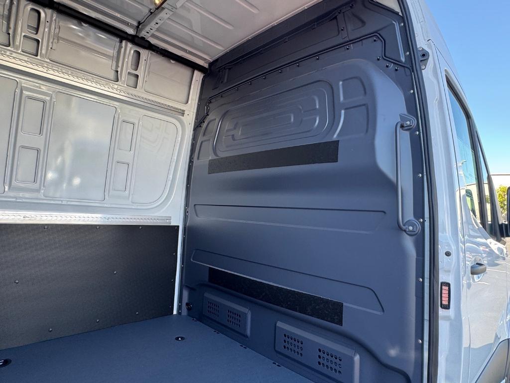 new 2026 Mercedes-Benz Sprinter 2500 car, priced at $67,168