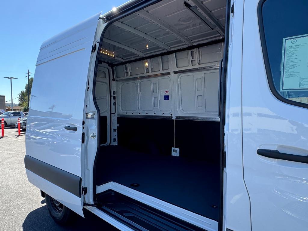 new 2026 Mercedes-Benz Sprinter 2500 car, priced at $67,168