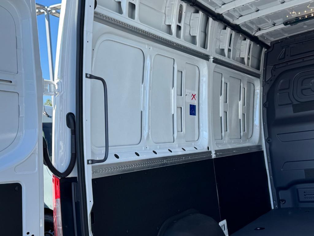 new 2026 Mercedes-Benz Sprinter 2500 car, priced at $67,168