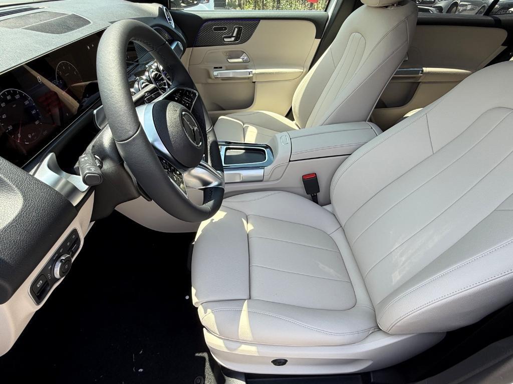 new 2025 Mercedes-Benz GLB 250 car, priced at $49,520