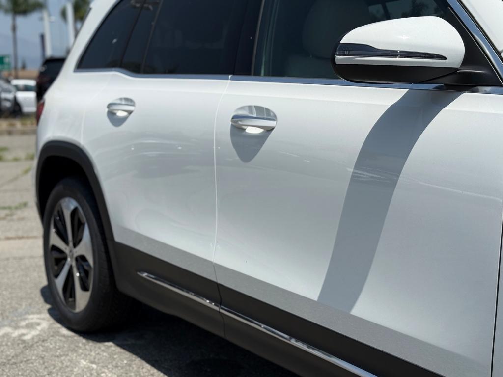 new 2025 Mercedes-Benz GLB 250 car, priced at $49,520