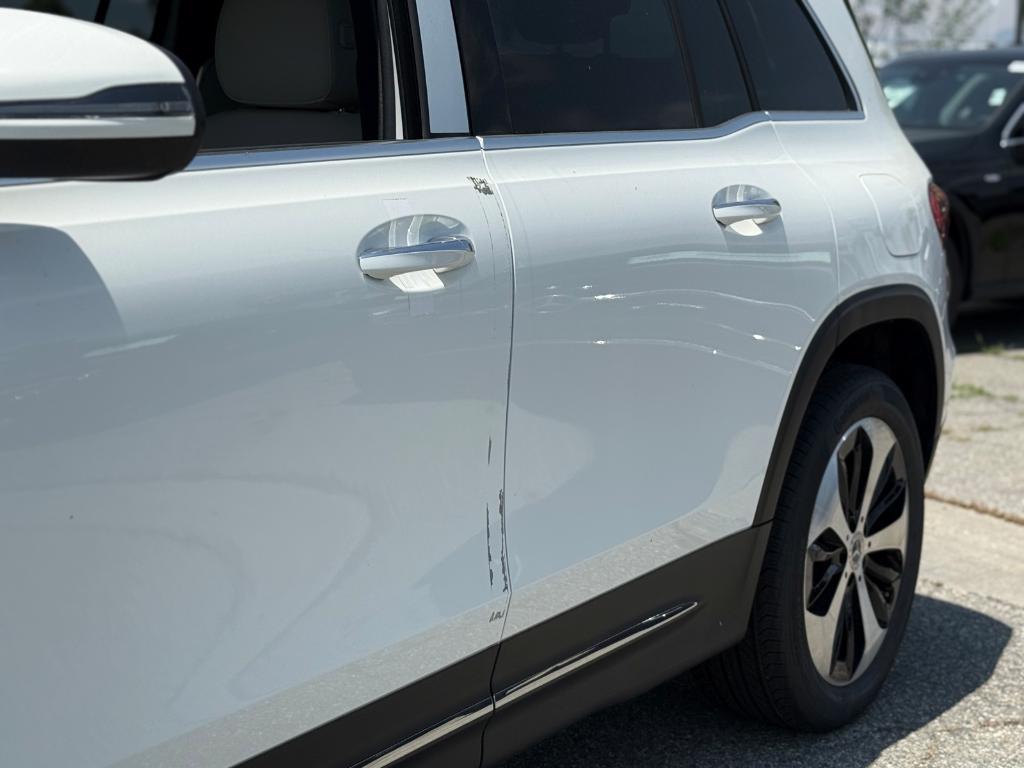 new 2025 Mercedes-Benz GLB 250 car, priced at $49,520