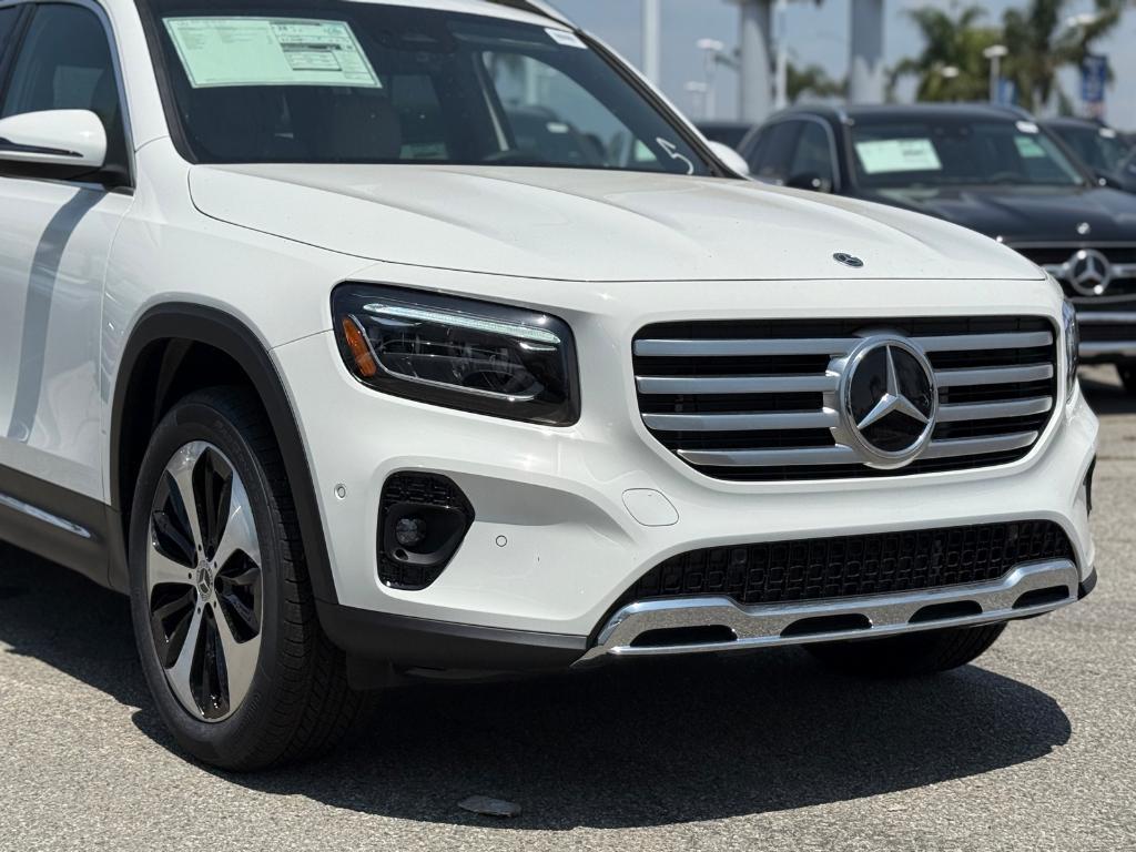 new 2025 Mercedes-Benz GLB 250 car, priced at $49,520