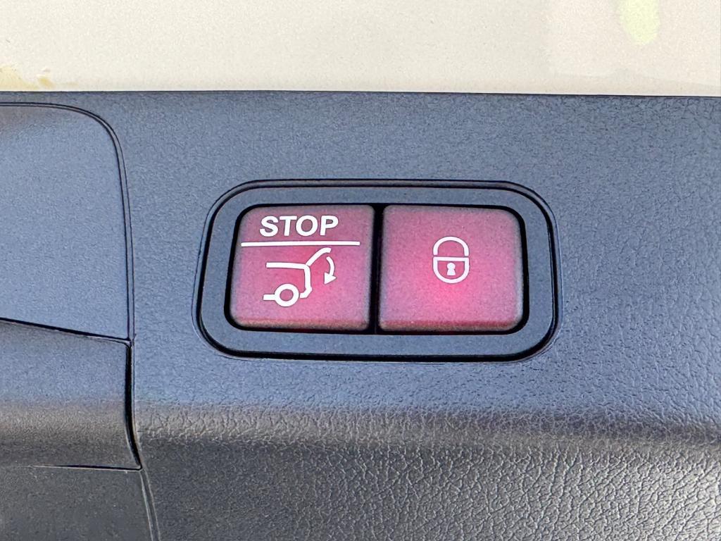 new 2026 Mercedes-Benz GLB 250 car, priced at $48,205