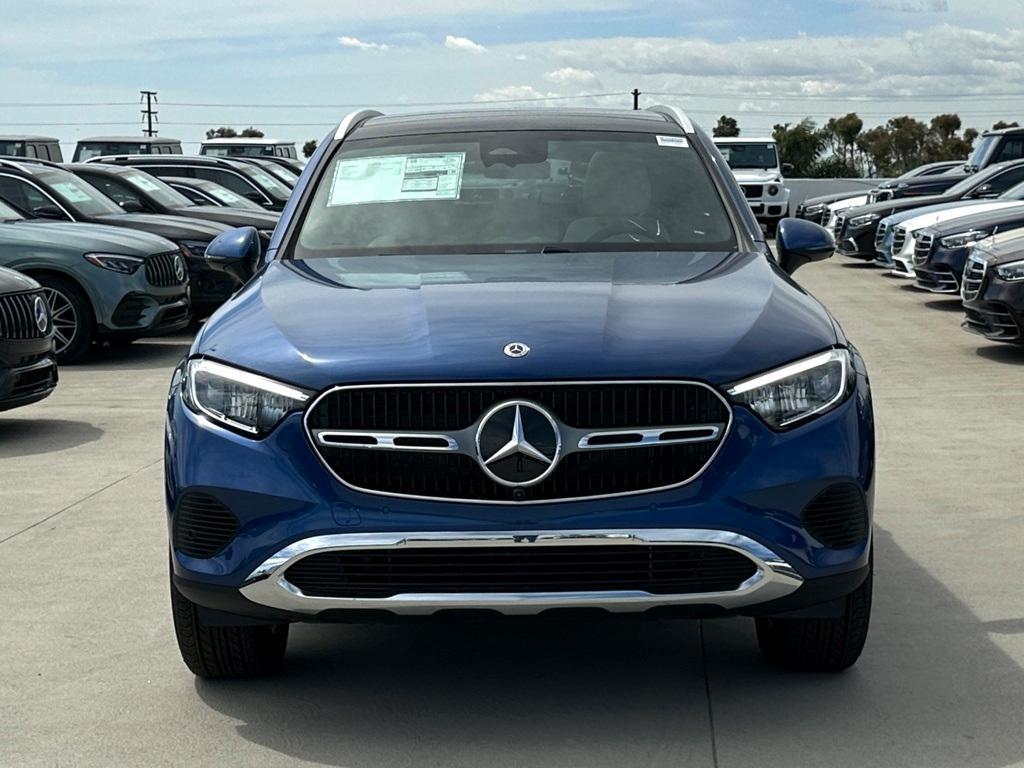 new 2025 Mercedes-Benz GLC 300 car, priced at $57,295