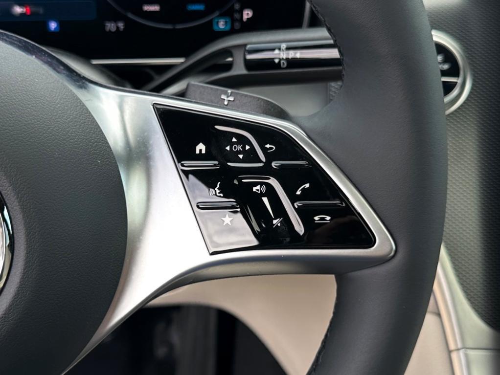 new 2025 Mercedes-Benz GLC 300 car, priced at $57,295