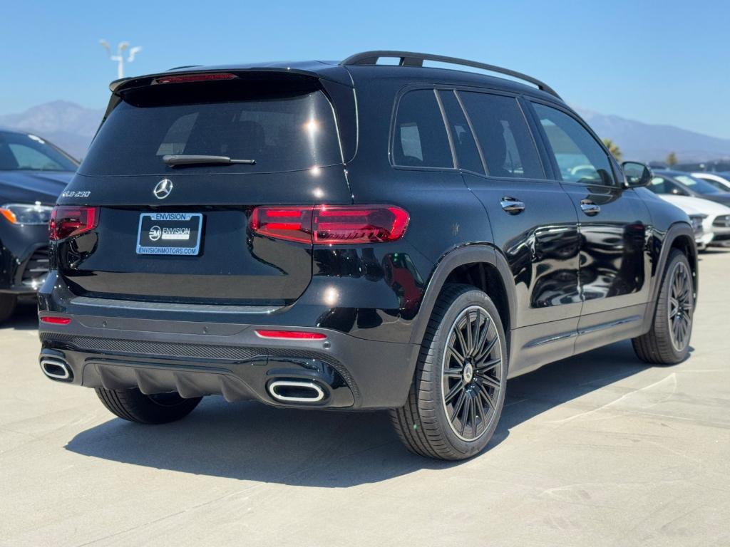 new 2025 Mercedes-Benz GLB 250 car, priced at $54,245