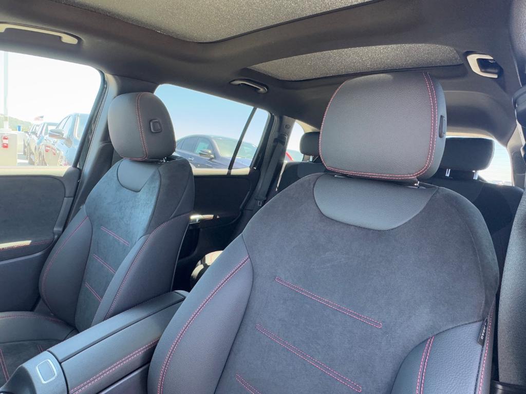 new 2025 Mercedes-Benz GLB 250 car, priced at $54,245